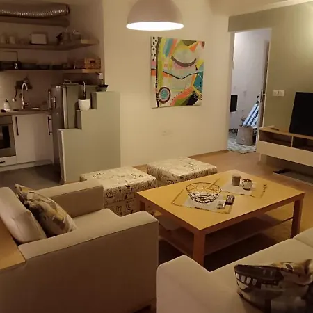 Sunny Apartment *